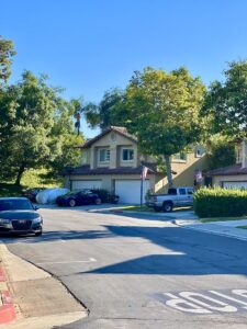 Sierra Verde Townhome Style Condos in Rancho Santa Margarita, as you can see nice size yard and looks more like homes than condos on a street as appose to back alley kind of setting.